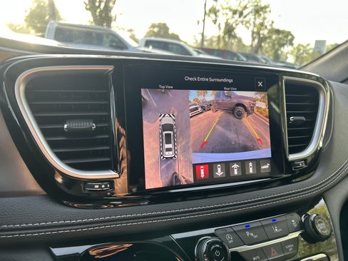 New 2026 Chrysler Pacifica Select image 52