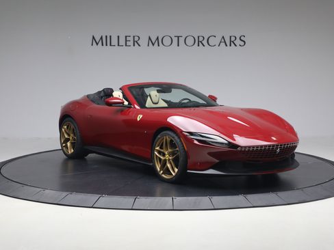 Certified 2025 Ferrari Roma Spider RWD image 12