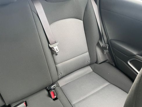 Used 2025 Kia Soul LX w/ LX Technology Package FWD image 35