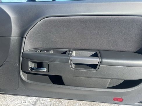 Used 2014 Dodge Challenger R/T image 33