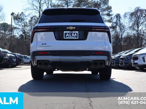 Used 2024 Chevrolet Traverse LT FWD image 7