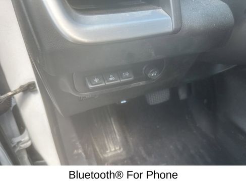 Used 2022 GMC Terrain SLT w/ Tech Package AWD/4WD image 21