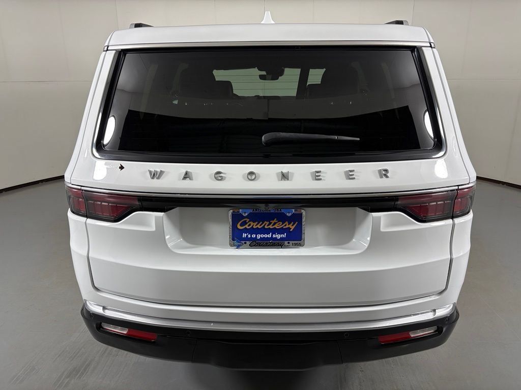 Used 2023 Jeep Wagoneer 2WD image 7