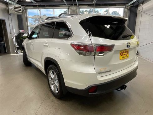 Used 2016 Toyota Highlander Limited image 3