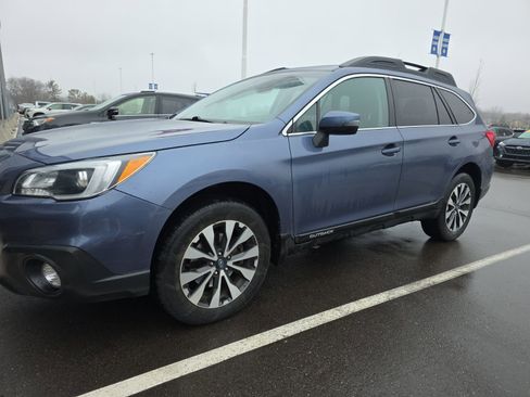 Used 2015 Subaru Outback 3.6R Limited image 3