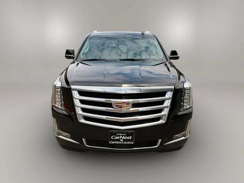 Used 2017 Cadillac Escalade ESV Premium Luxury RWD image 4