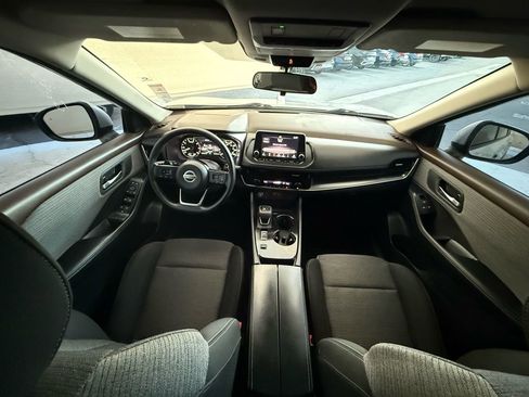 Used 2021 Nissan Rogue SV image 22