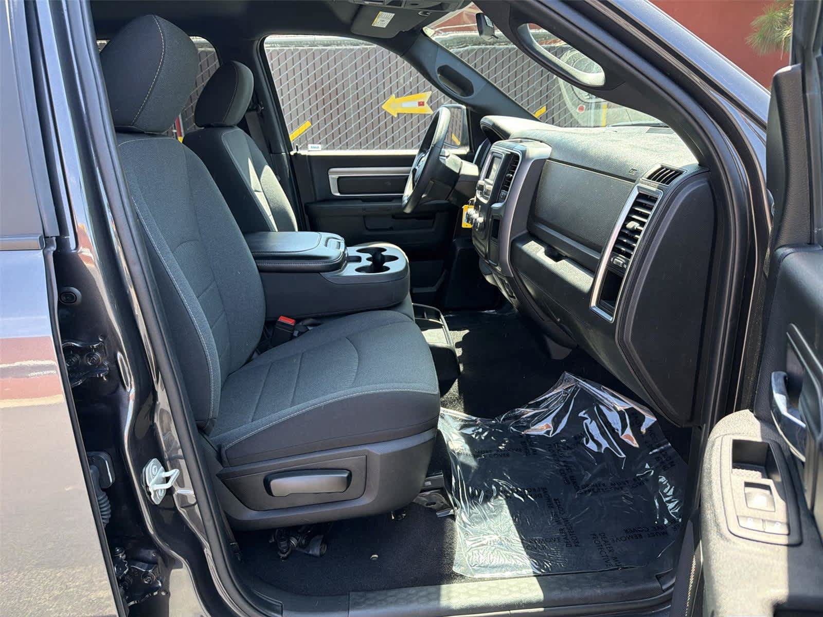 Used 2024 RAM 1500 Warlock AWD/4WD image 15