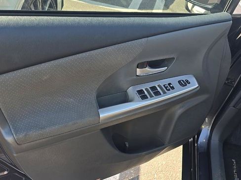 Used 2012 Toyota Prius V Three FWD image 9