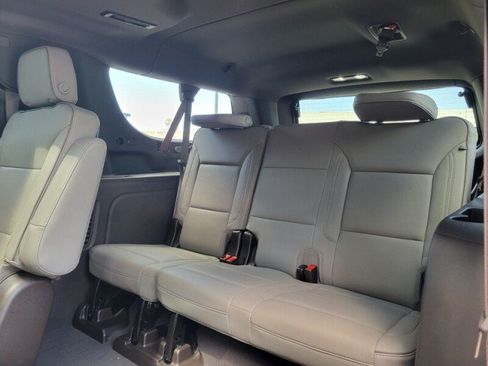 Used 2022 GMC Yukon XL SLT w/ SLT Premium Package RWD image 28
