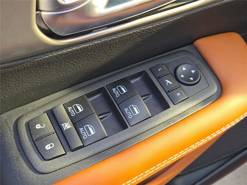 New 2026 Chrysler Pacifica Pinnacle image 23