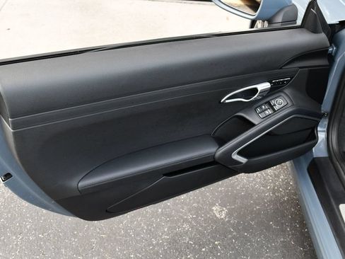Used 2017 Porsche 911 Carrera image 11