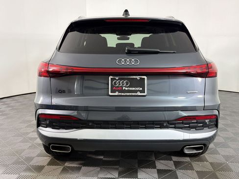 Used 2025 Audi Q5 Premium w/ Convenience Package image 7