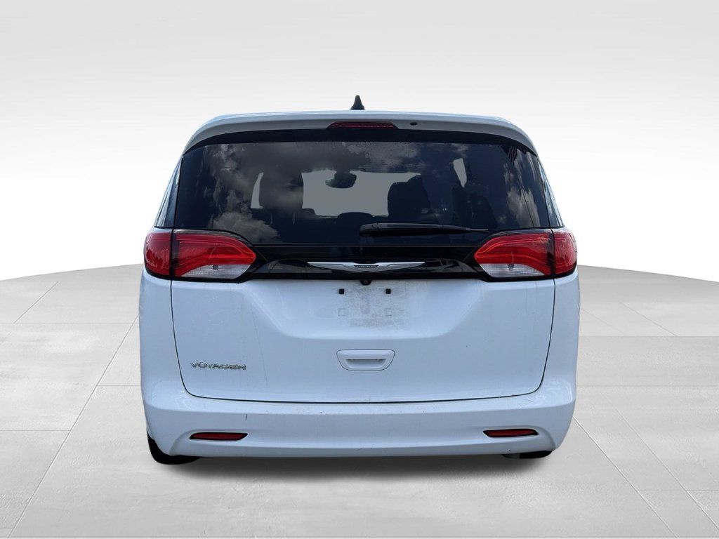 Used 2023 Chrysler Voyager LX FWD image 26