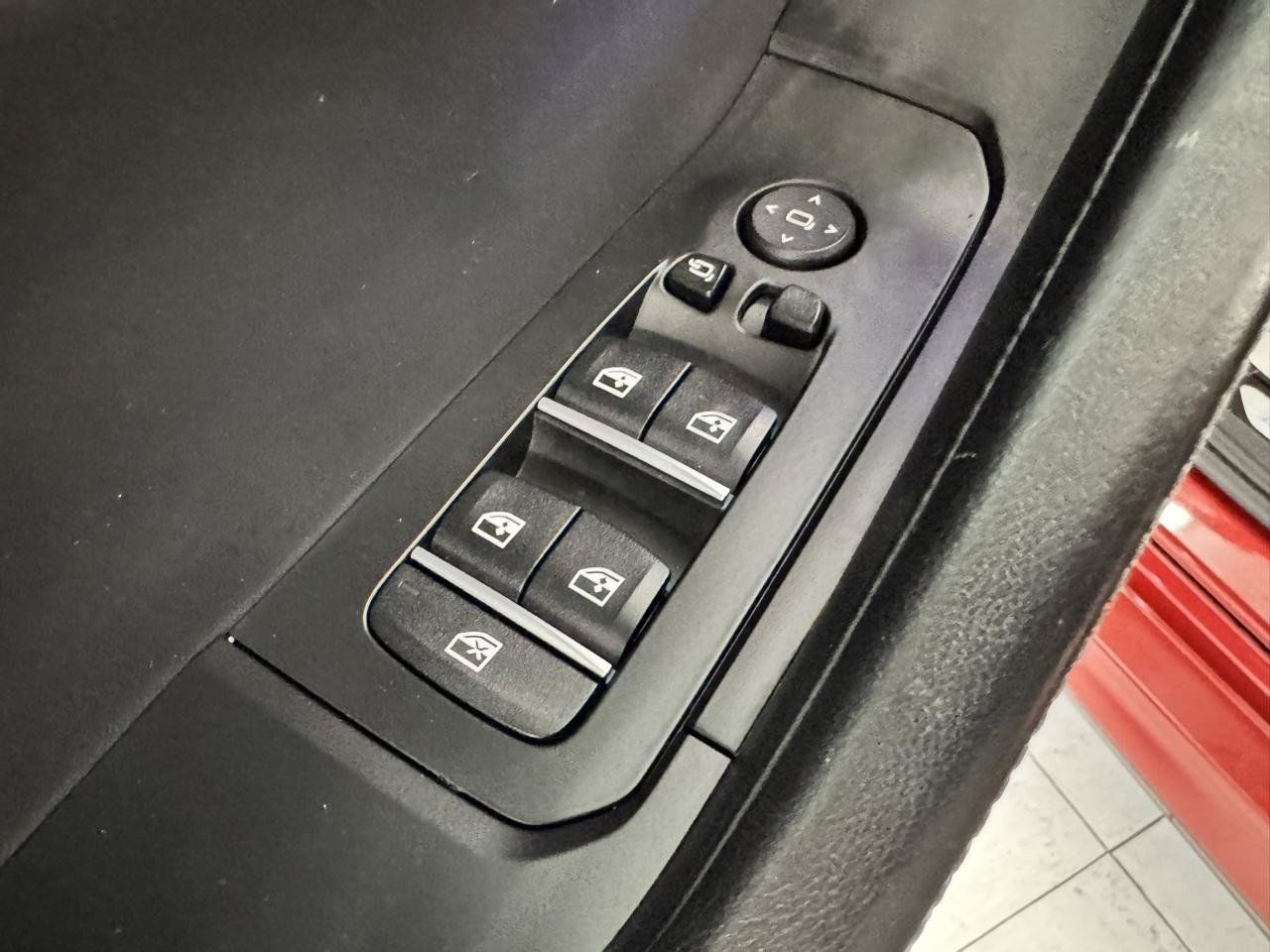Used 2022 BMW X6 M50i w/ Executive Package AWD/4WD image 14