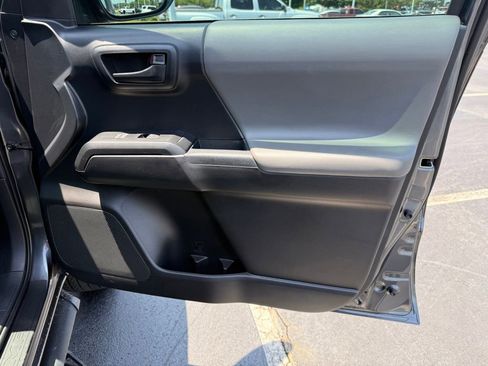 Certified 2021 Toyota Tacoma SR AWD/4WD image 39