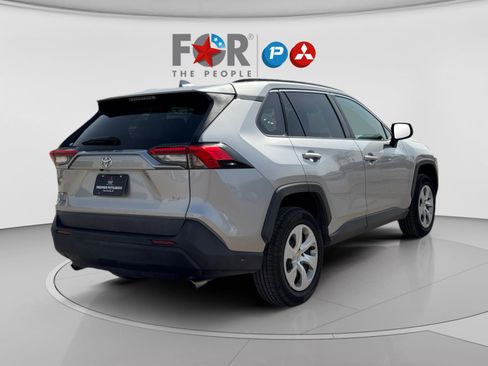 Used 2021 Toyota RAV4 LE image 5