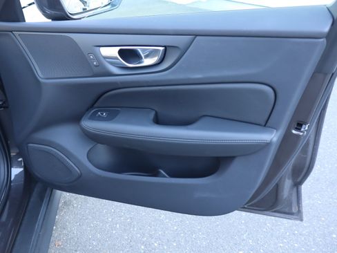 Certified 2025 Volvo V60 B5 Cross Country Plus image 35