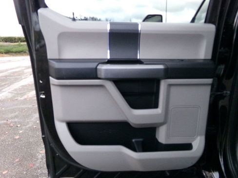 Used 2017 Ford F250 XLT w/ XLT Value Package image 12