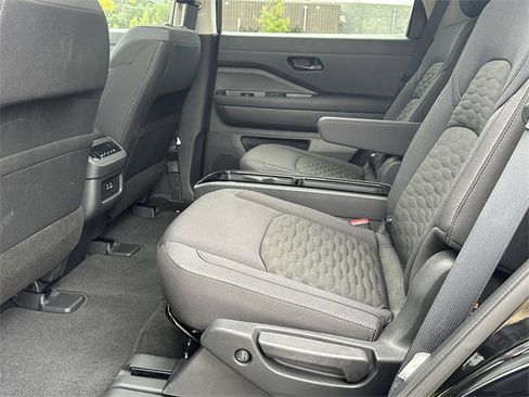 Certified 2025 Nissan Pathfinder SV w/ SV Premium Package image 22