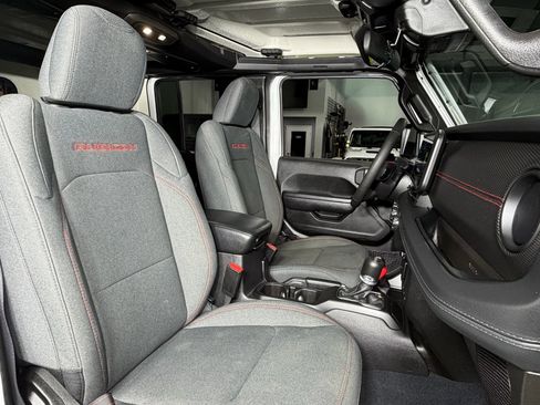 Used 2024 Jeep Wrangler Unlimited Rubicon w/ Convenience Group image 18