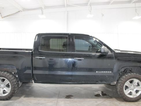 Used 2018 Chevrolet Silverado 1500 Custom w/ Custom Value Package AWD/4WD image 11