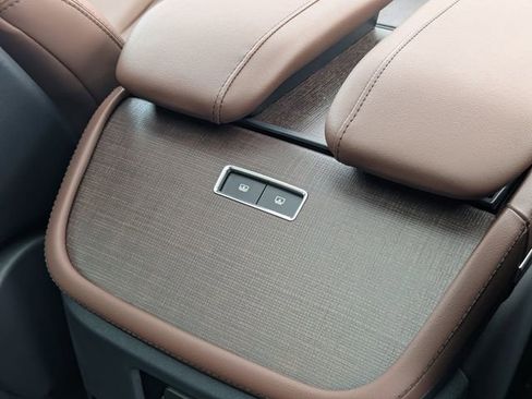 New 2025 Lincoln Navigator Reserve image 38