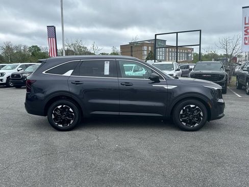 New 2025 Kia Sorento S w/ Panoramic Sunroof Package image 2