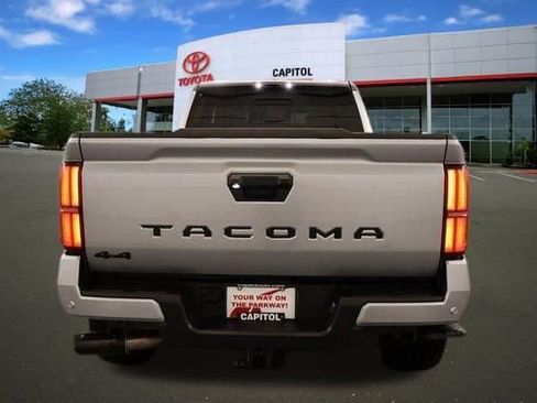New 2025 Toyota Tacoma TRD Off-Road AWD/4WD image 5
