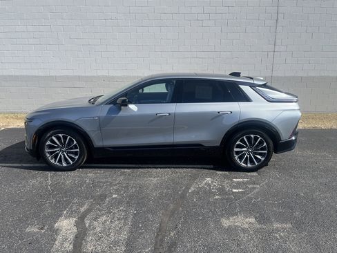 Used 2024 Cadillac Lyriq Sport image 3