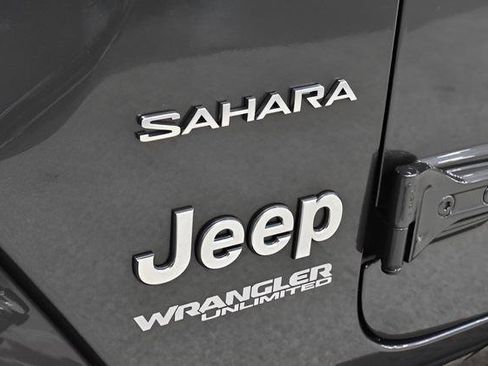Used 2021 Jeep Wrangler Unlimited Sahara AWD/4WD image 34