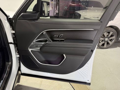 Used 2024 Land Rover Range Rover SE image 55