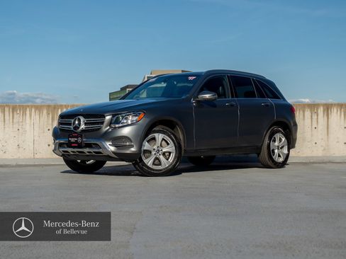 Used 2017 Mercedes-Benz GLC 300 4MATIC image 1