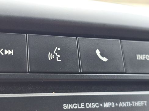 Used 2014 Dodge Grand Caravan SE image 4