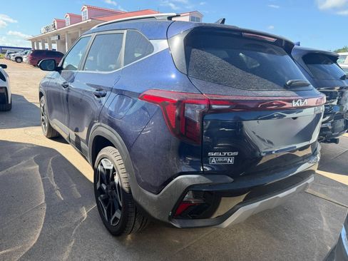 Used 2024 Kia Seltos SX w/ SX Sunroof Package AWD/4WD image 2
