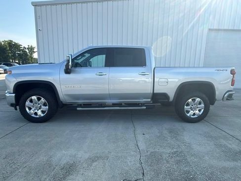Used 2022 Chevrolet Silverado 2500 LTZ w/ LTZ Convenience Package AWD/4WD image 2
