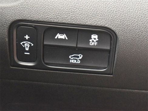 Certified 2023 Kia Sorento SX image 25