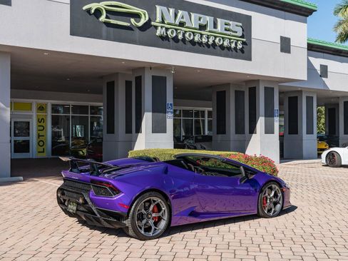 Used 2019 Lamborghini Huracan Performante image 40