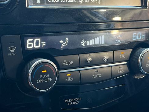 Used 2017 Nissan Rogue Sport SL FWD image 22