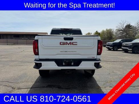 Used 2021 GMC Sierra 2500 AT4 w/ AT4 Premium Plus Package AWD/4WD image 2
