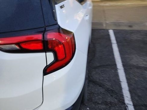 Used 2020 GMC Terrain SLT w/ Elevation Edition image 11