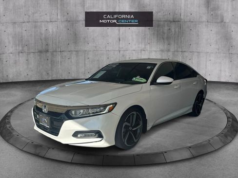 Used 2018 Honda Accord Sport image 3
