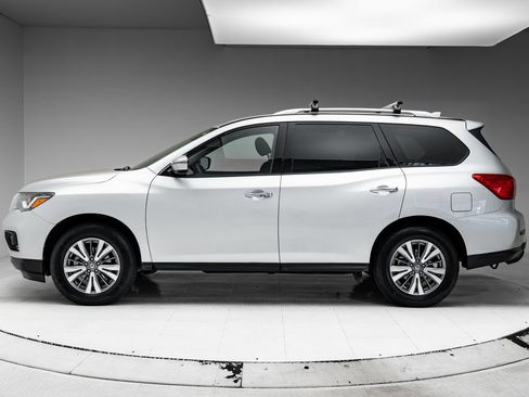 Used 2019 Nissan Pathfinder SV AWD/4WD image 2