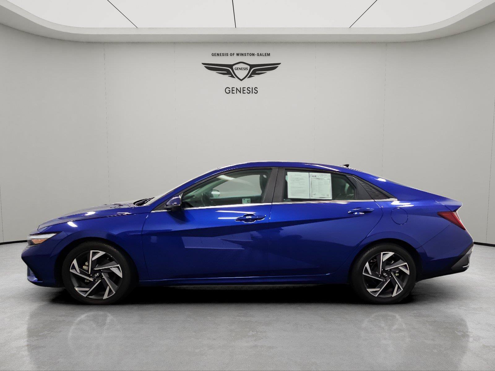 Used 2024 Hyundai Elantra Limited FWD image 2