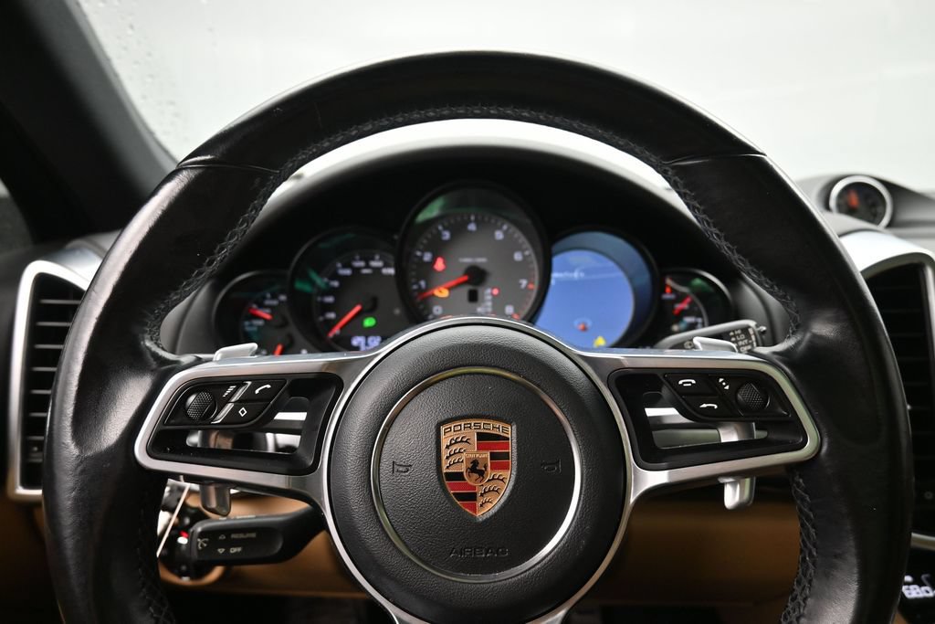 Used 2017 Porsche Cayenne S AWD/4WD image 13