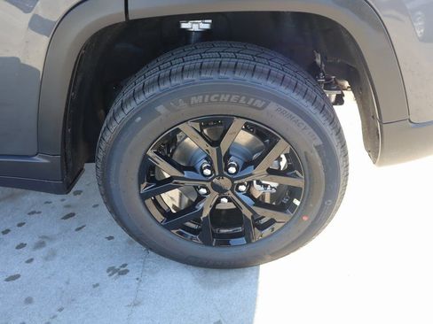 New 2025 Jeep Grand Cherokee Laredo image 19