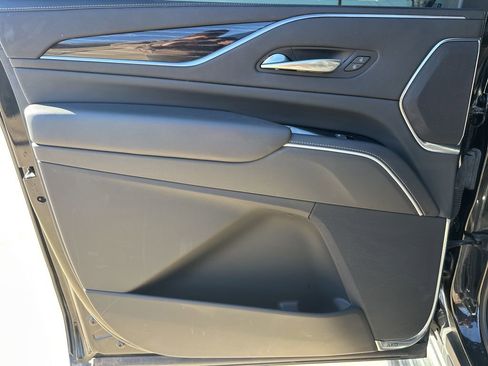 Used 2022 Cadillac Escalade ESV Sport w/ Touring Package image 32