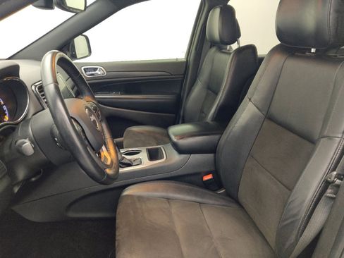 Used 2019 Jeep Grand Cherokee Altitude image 17