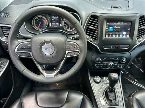 Used 2020 Jeep Cherokee Latitude Plus AWD/4WD image 16