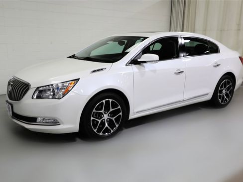 Used 2016 Buick LaCrosse Sport Touring w/ Experience Buick Package FWD image 17